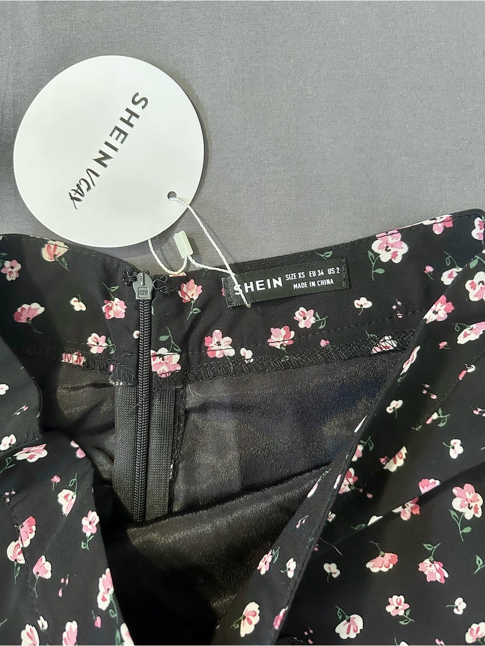 Black Mini Skirt with Pink Ditsy Floral Print NWT XS Size 2 Cottagecore Y2K - Picture 4 of 12